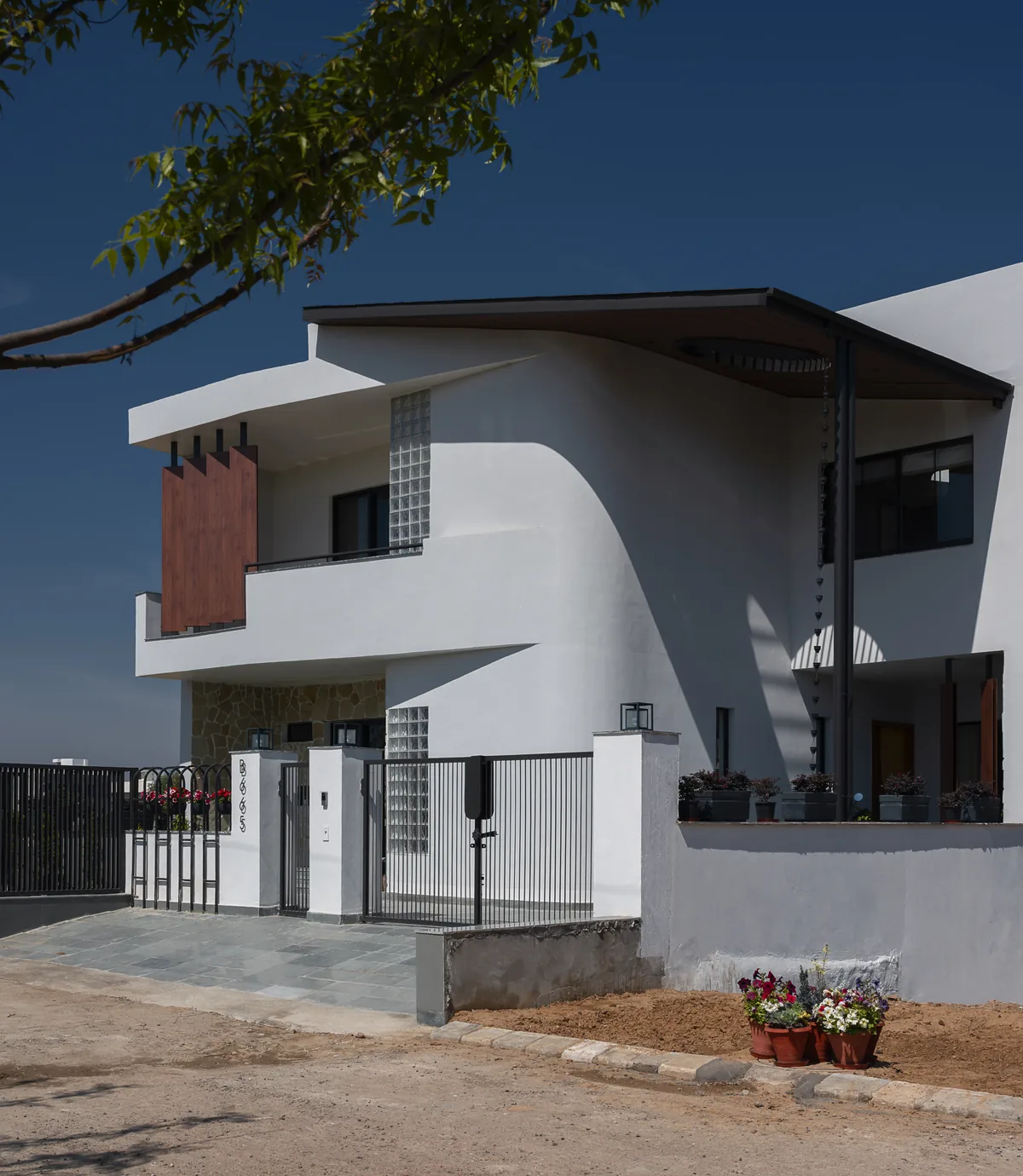 Sector 21A residence featuring Luxstone architectural texture finishes